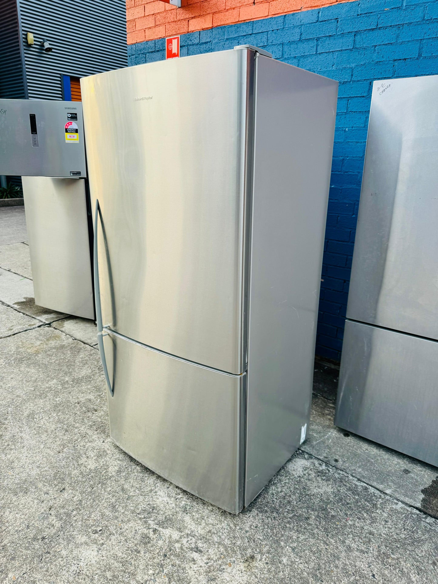 **FISHER & PAYKEL 519 LITRES FRIDGE FREEZER**