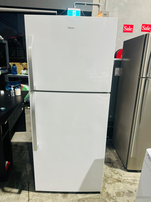 **HAIER 422 LITRES FRIDGE FREEZER**