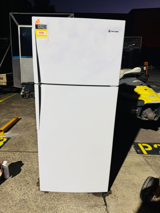 **WESTINGHOUSE 420 LITRES FRIDGE FREEZER**