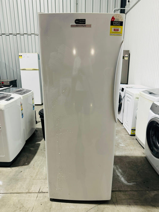 **FISHER & PAYKEL 389 LITRES FREEZER**