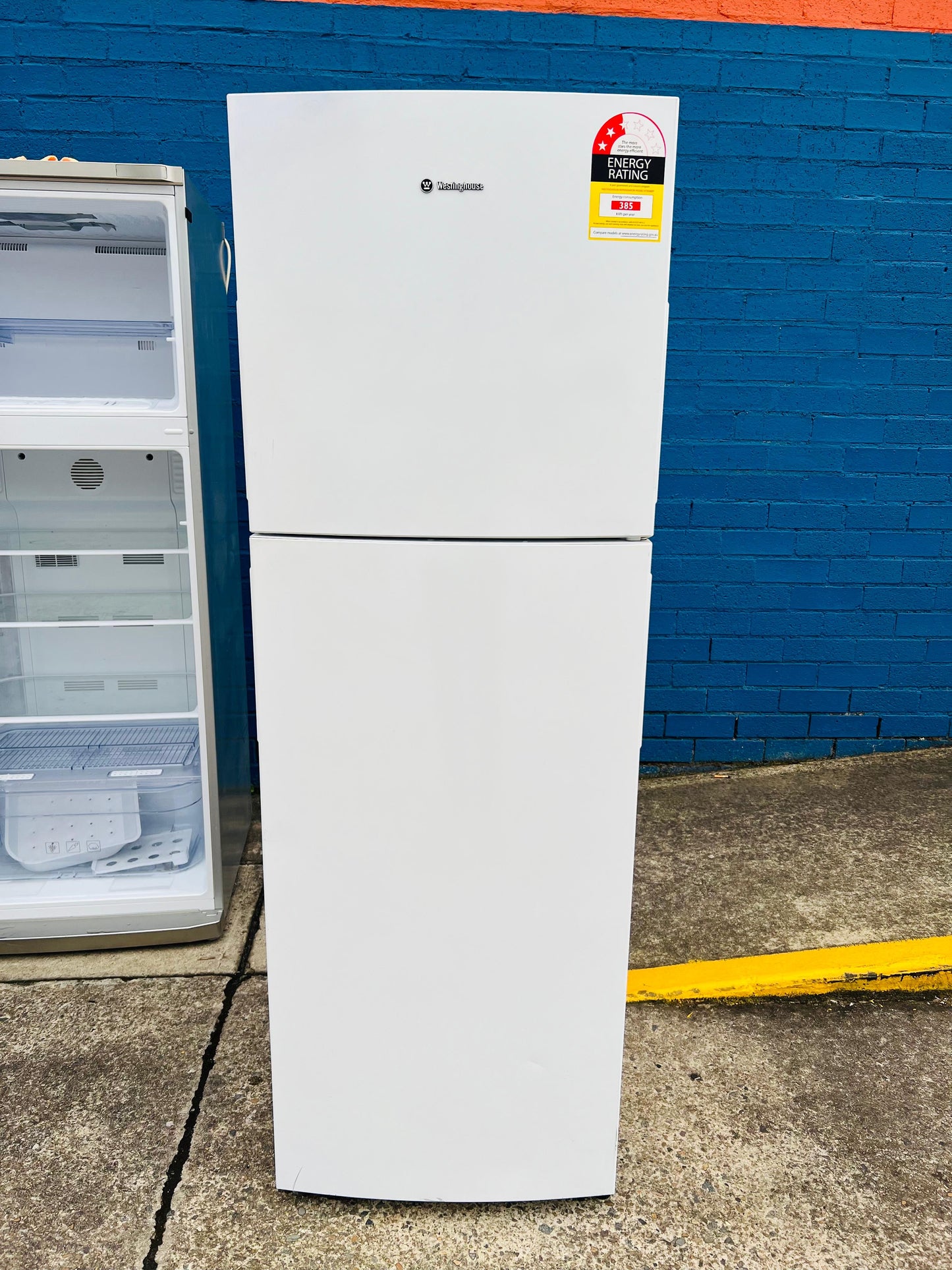 **WESTINGHOUSE 275 LITRES FRIDGE FREEZER**