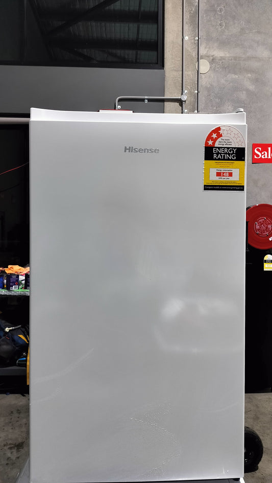 **HISENSE 125 LITERS BAR FRIDGE & FREEZER**