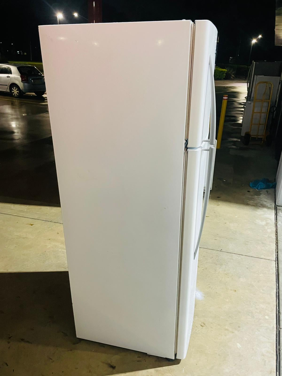 **FISHER & PAYKEL 447 LITRES FRIDGE FREEZER**