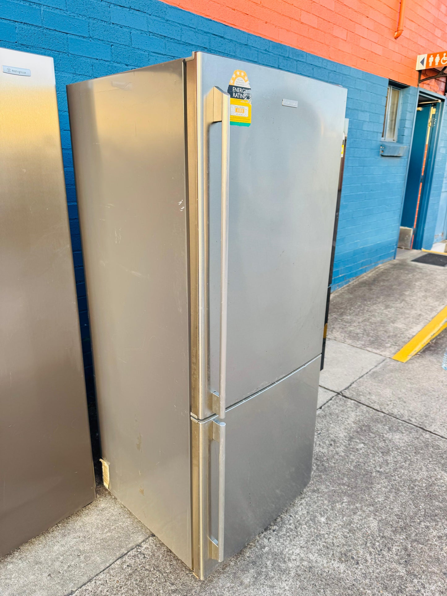 **ELECTROLUX 430 LITRES FRIDGE FREEZER**