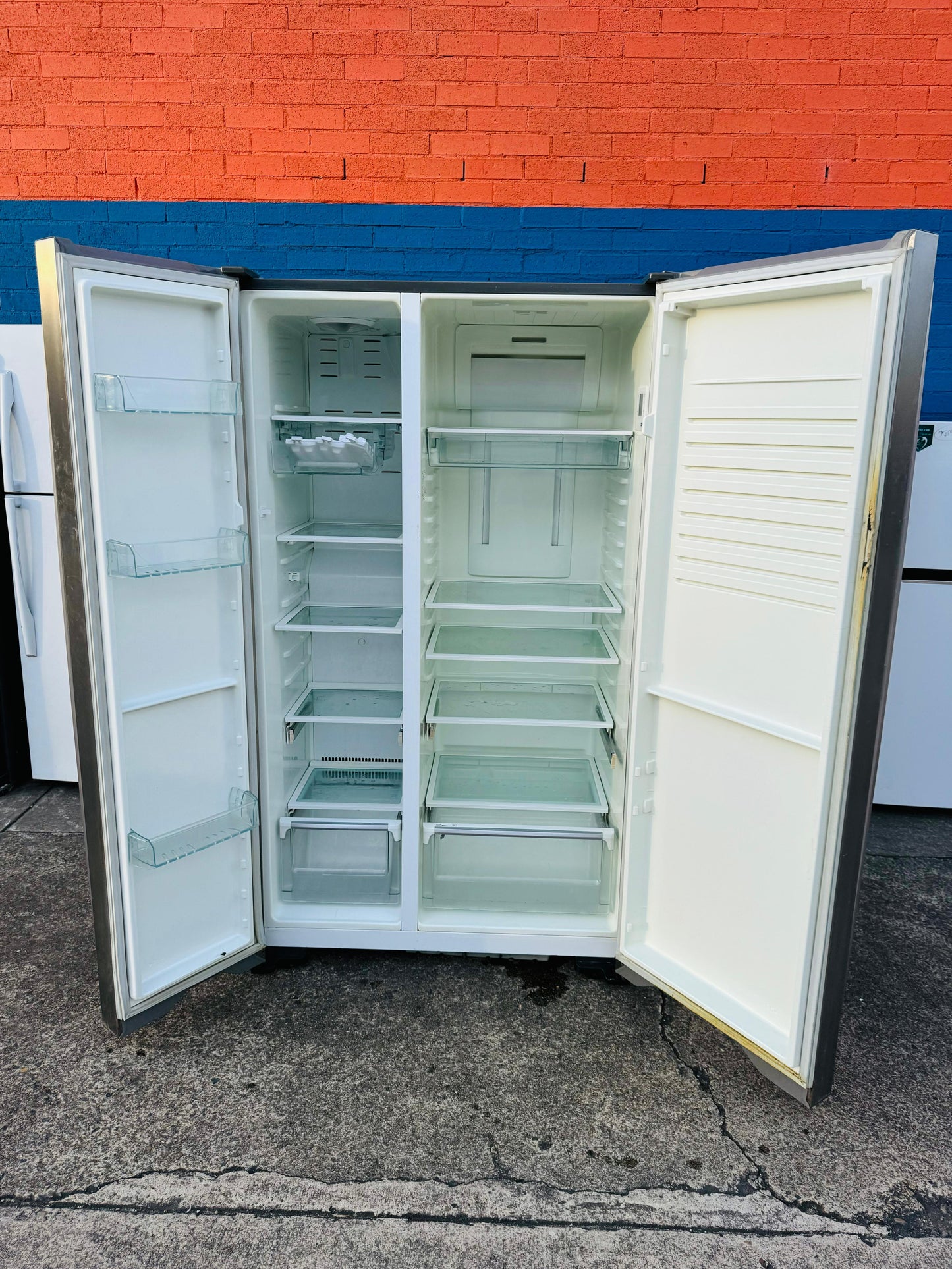 **WESTINGHOUSE SIDE BY SIDE 700 LITRES FRIDGE FREEZER**