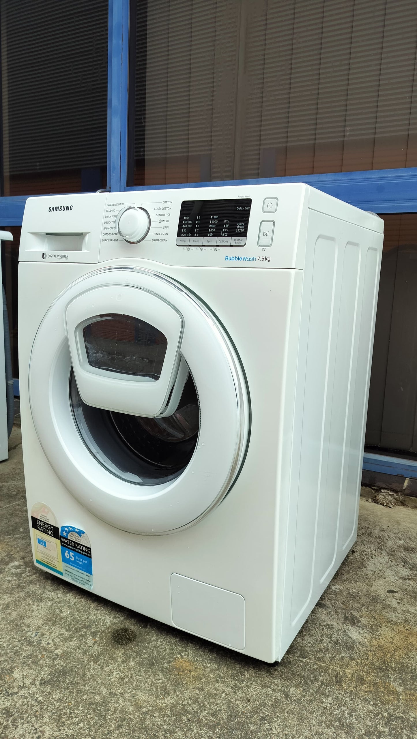 **SAMSUNG 7.5  KGS FRONT LOADER WASHING MACHINE**