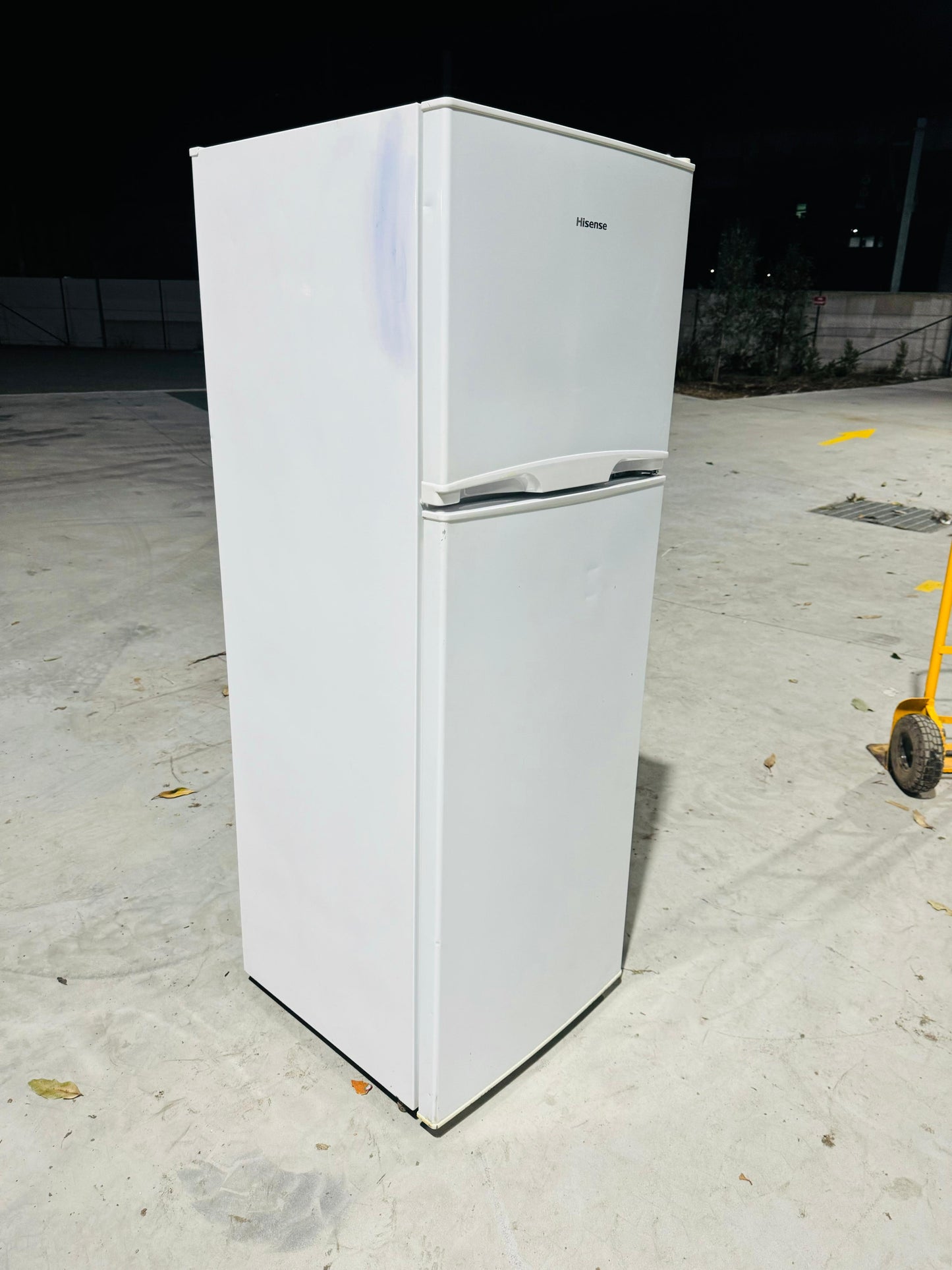 **HISENSE 342 LITRES FRIDGE FREEZER**