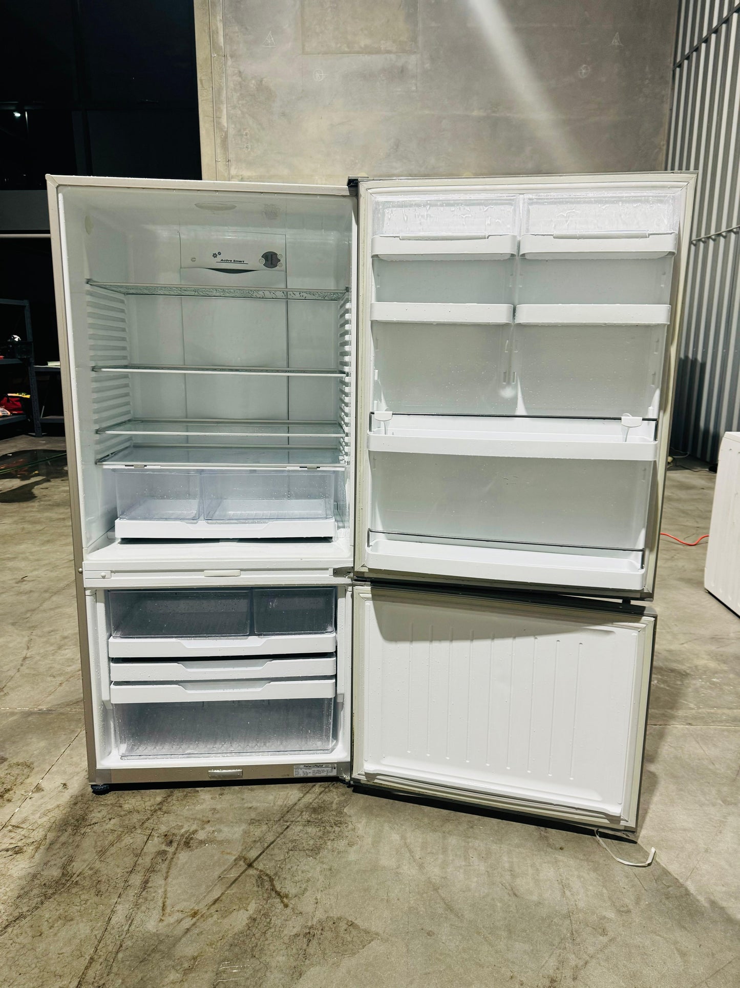 **FISHER & PAYKEL 519 LITRES FRIDGE FREEZER**