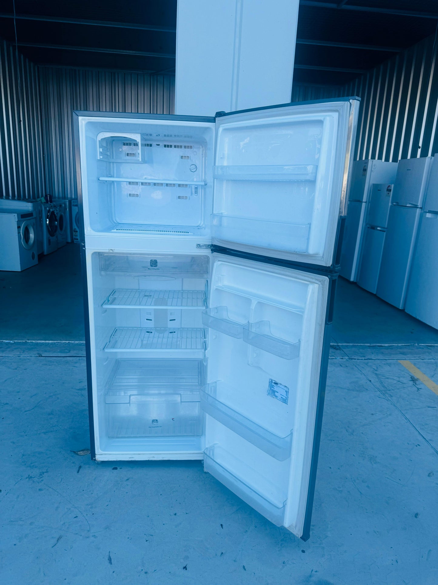 **SAMSUNG 296 LITRES FRIDGE FREEZER**