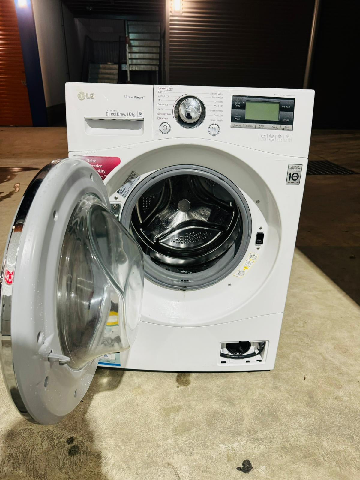 **LG 10 KGS FRONT LOADER WASHING MACHINE**