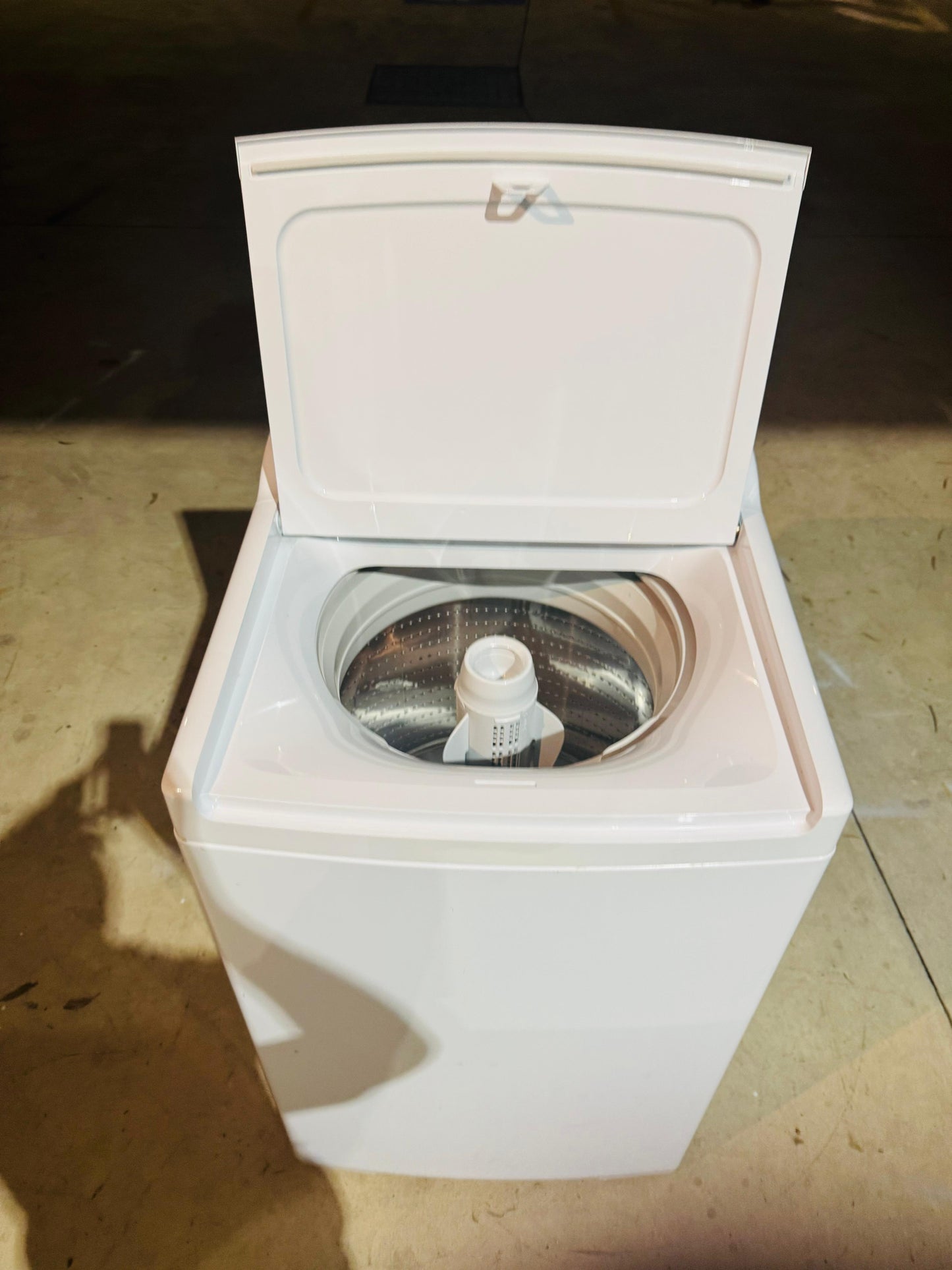 **FISHER & PAYKEL 8.5KGS TOP LOADER WASHING MACHINE**