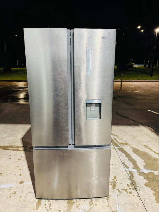 **HAIER 514 LITRES FRIDGE FREEZER & WATER DISPENSER**