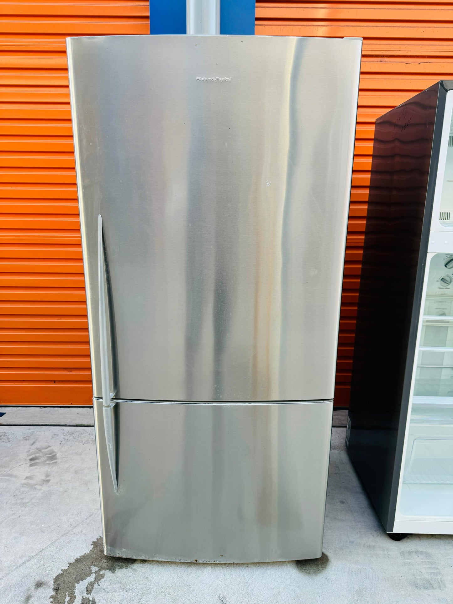 **FISHER & PAYKEL 519 LITRES FRIDGE FREEZER**