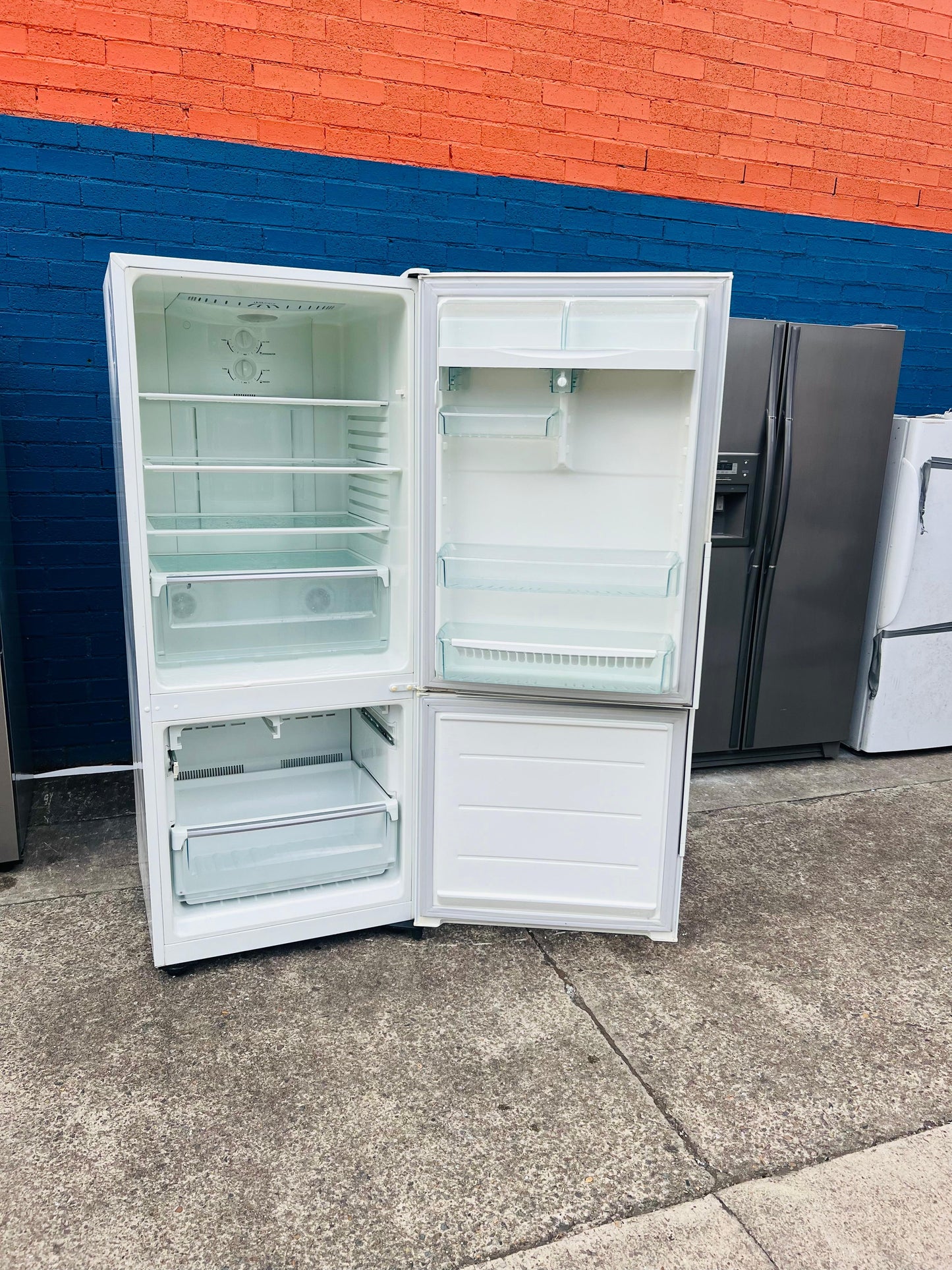 **WESTINGHOUSE 430 LITRES FRIDGE FREEZER**