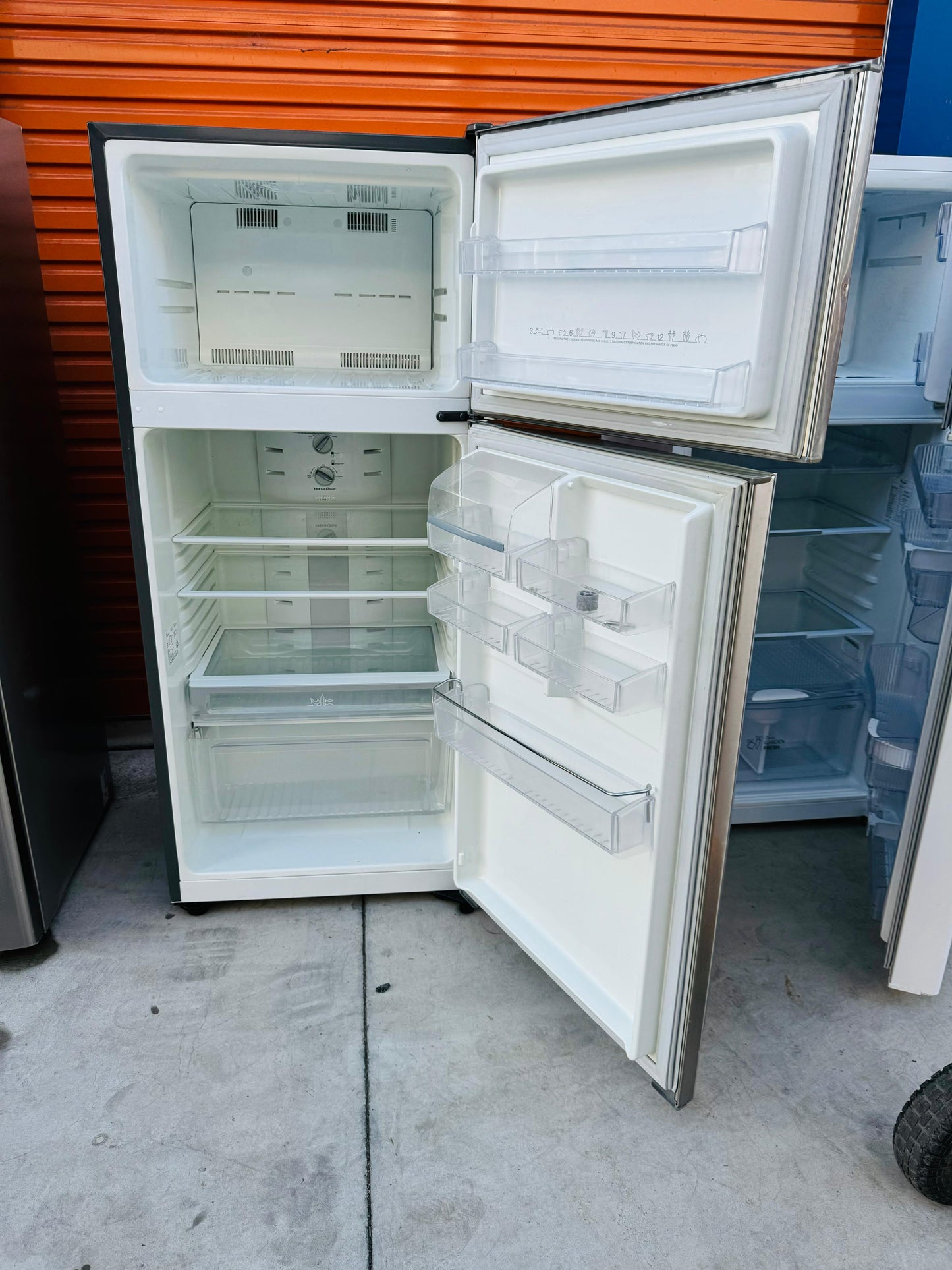 **ELECTROLUX 420 LITRES FRIDGE FREEZER**