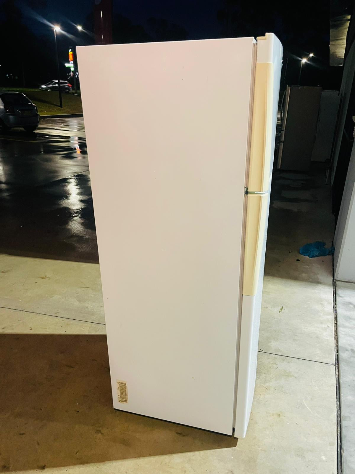 **WESTINGHOUSE 442 LITRES FRIDGE FREEZER**