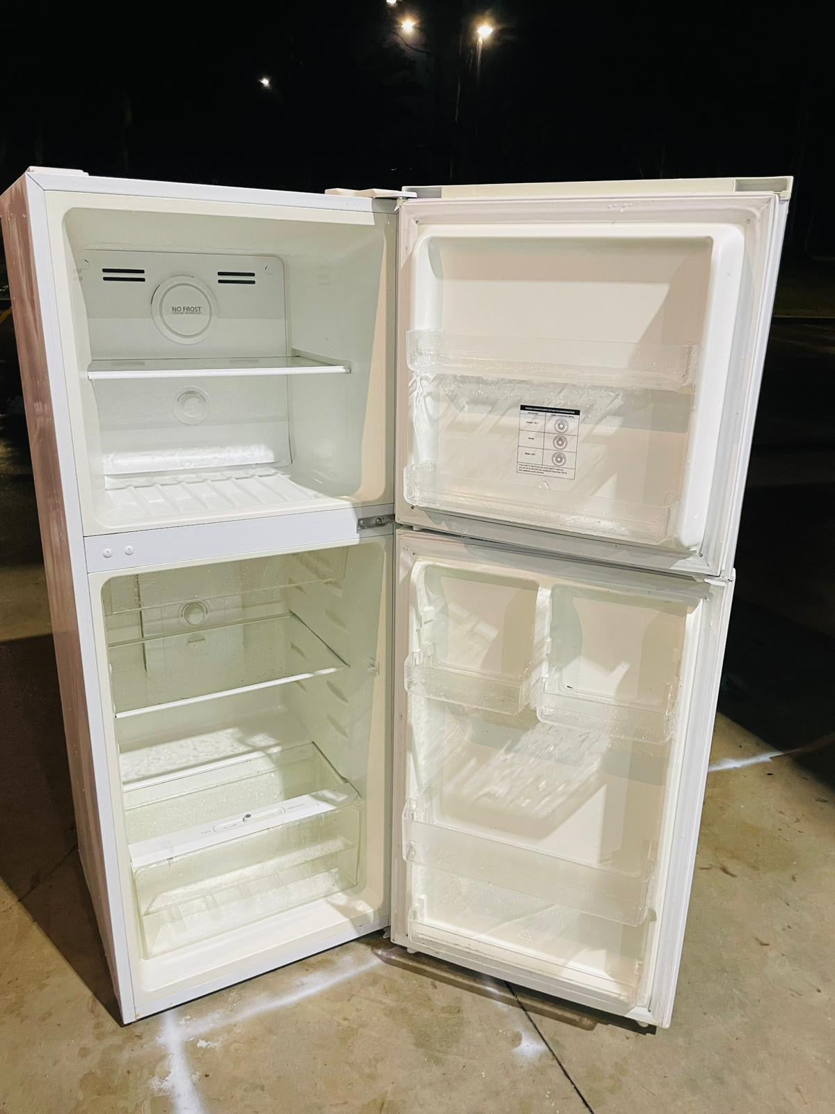 **HAIER 215 LITRES FRIDGE FREEZER**