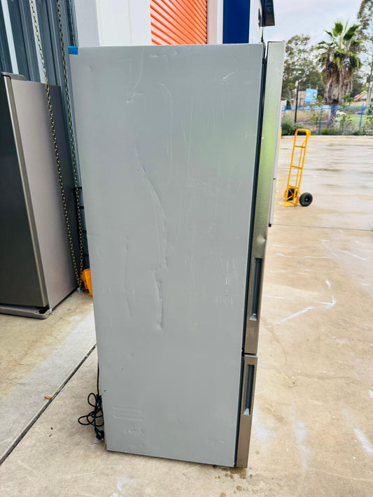 **HAIER 517 LITRES FRIDGE FREEZER**