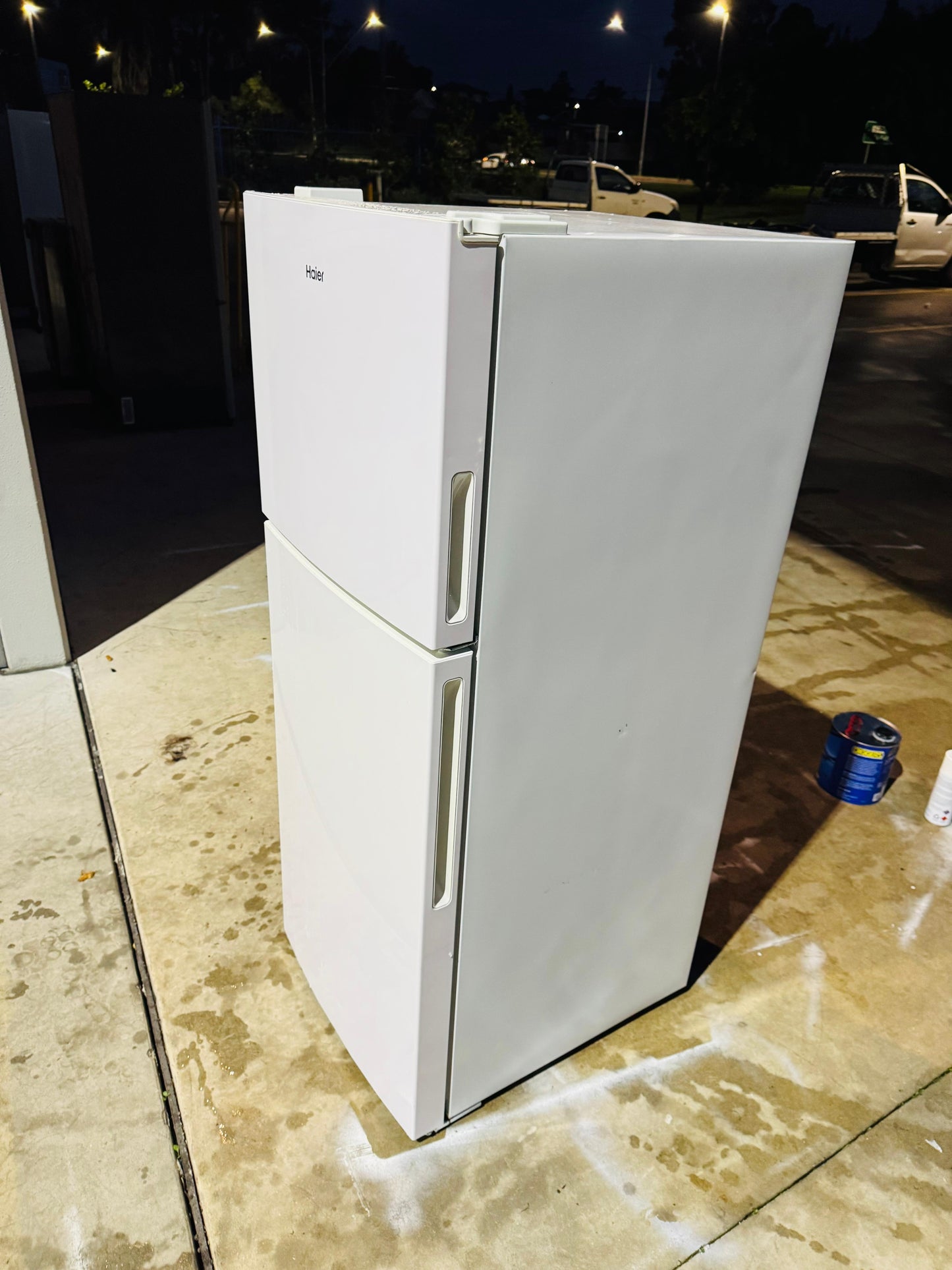 **HAIER 222 LITRES FRIDGE FREEZER**