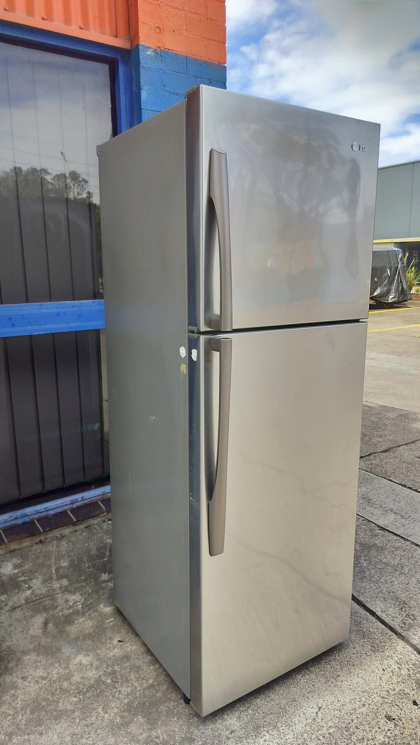 **LG 346 LITRES FRIDGE FREEZER**