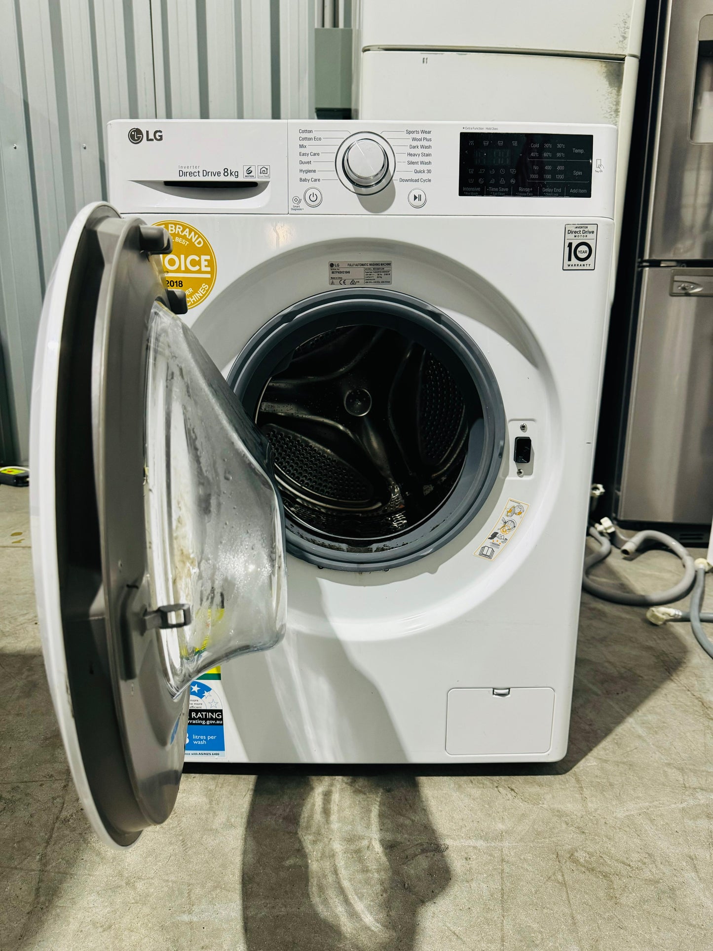 **LG 8KGS FRONT LOADER WASHING MACHINE**