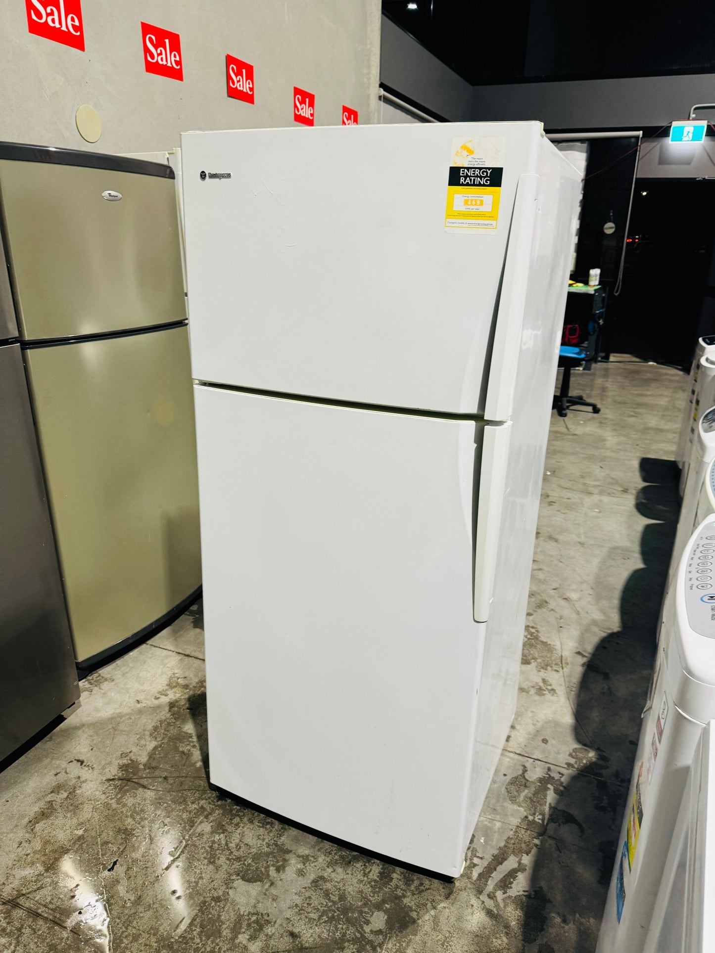 **WESTINGHOUSE 420 LITRES FRIDGE FREEZER**