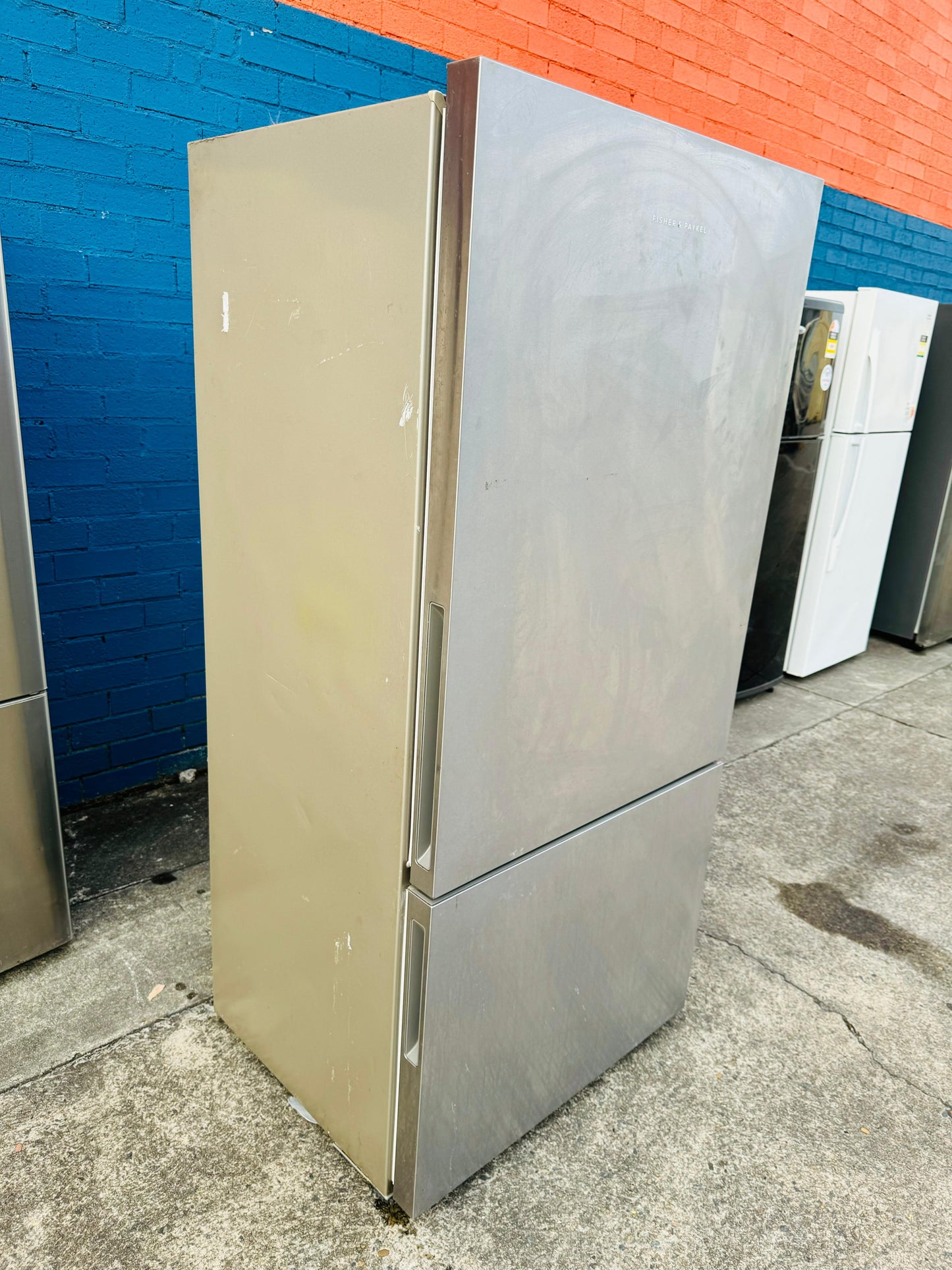 **FISHER & PAYKEL 519 LITRES FRIDGE FREEZER**