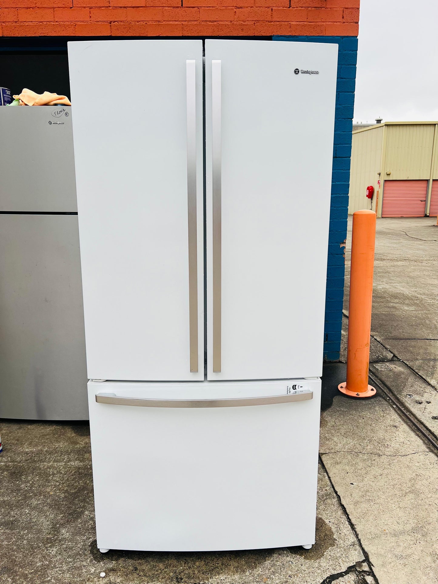 **WESTINGHOUSE FRENCH DOOR 524 FRIDGE FREEZER**