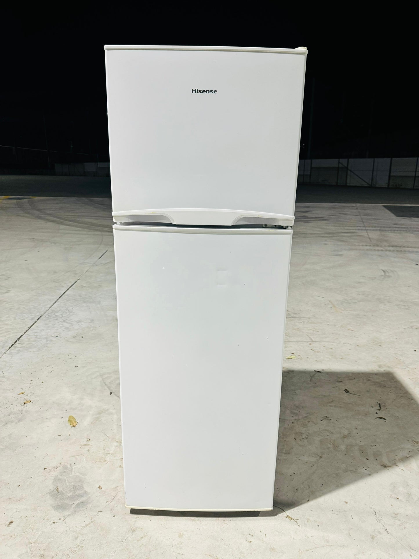 **HISENSE 342 LITRES FRIDGE FREEZER**