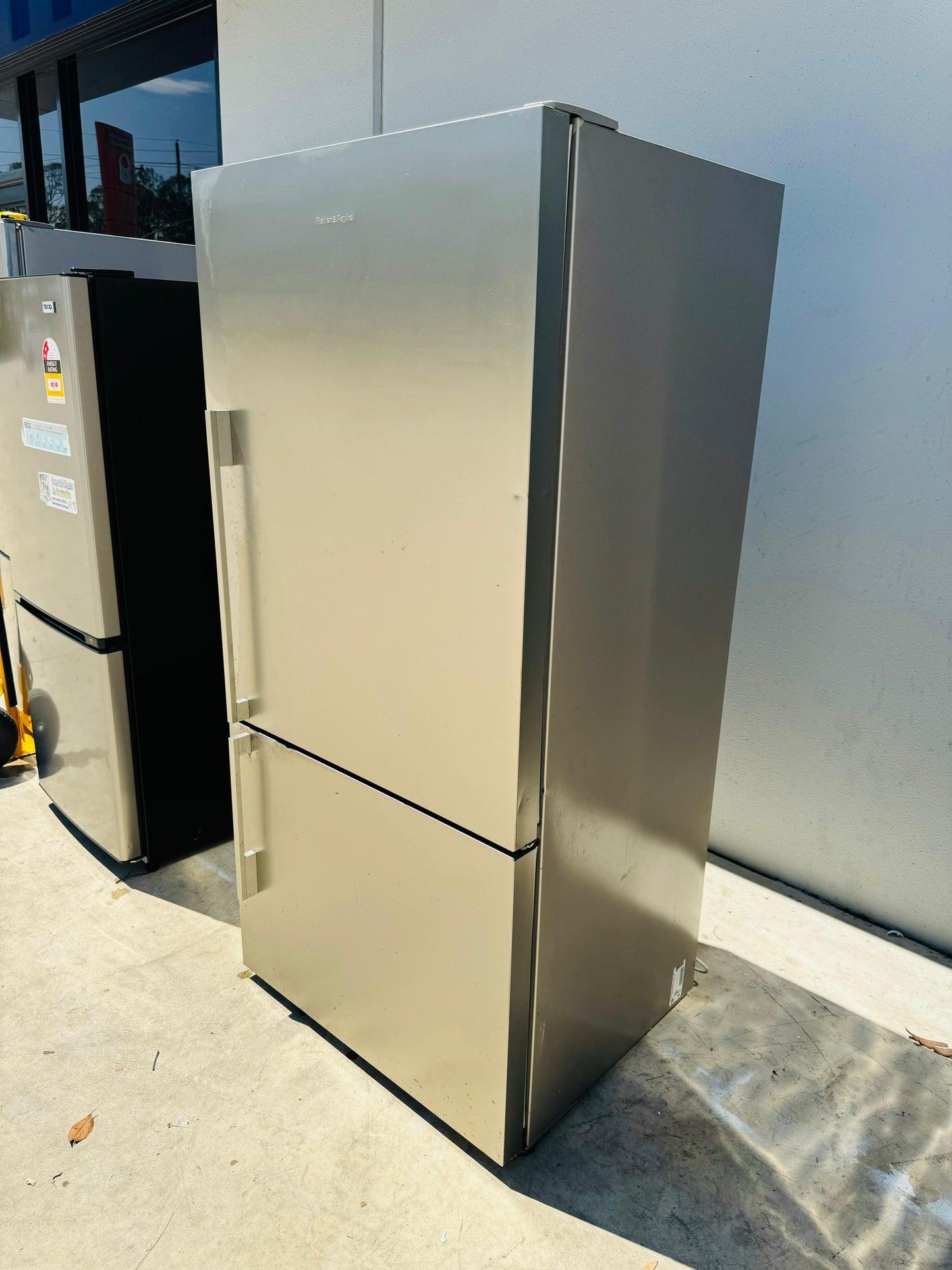 **FISHER & PAYKEL 519 LITRES FRIDGE FREEZER **