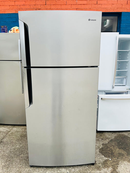 **WESTINGHOUSE 538 LITRES FRIDGE FREEZER**