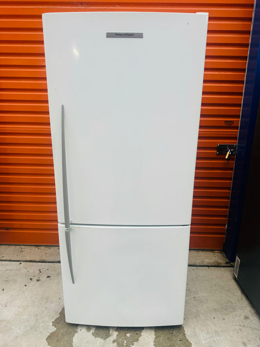 **FISHER & PAYKEL 404 LITRES FRIDGE FREEZER**