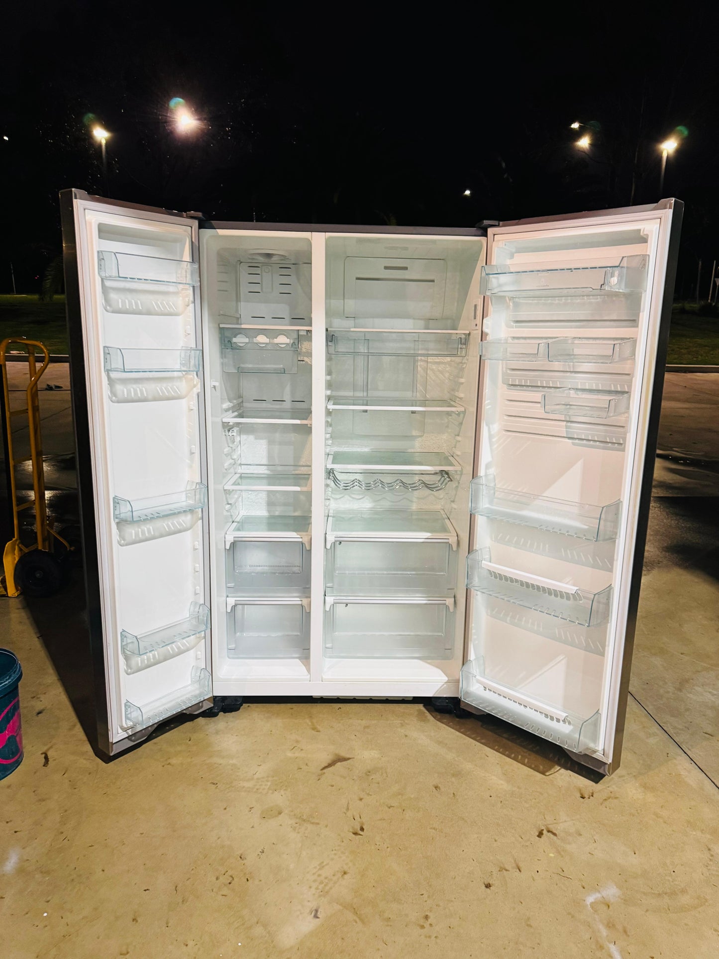 **WESTINGHOUSE SIDE BY SIDE 700 LITRES FRIDGE FREEZER**