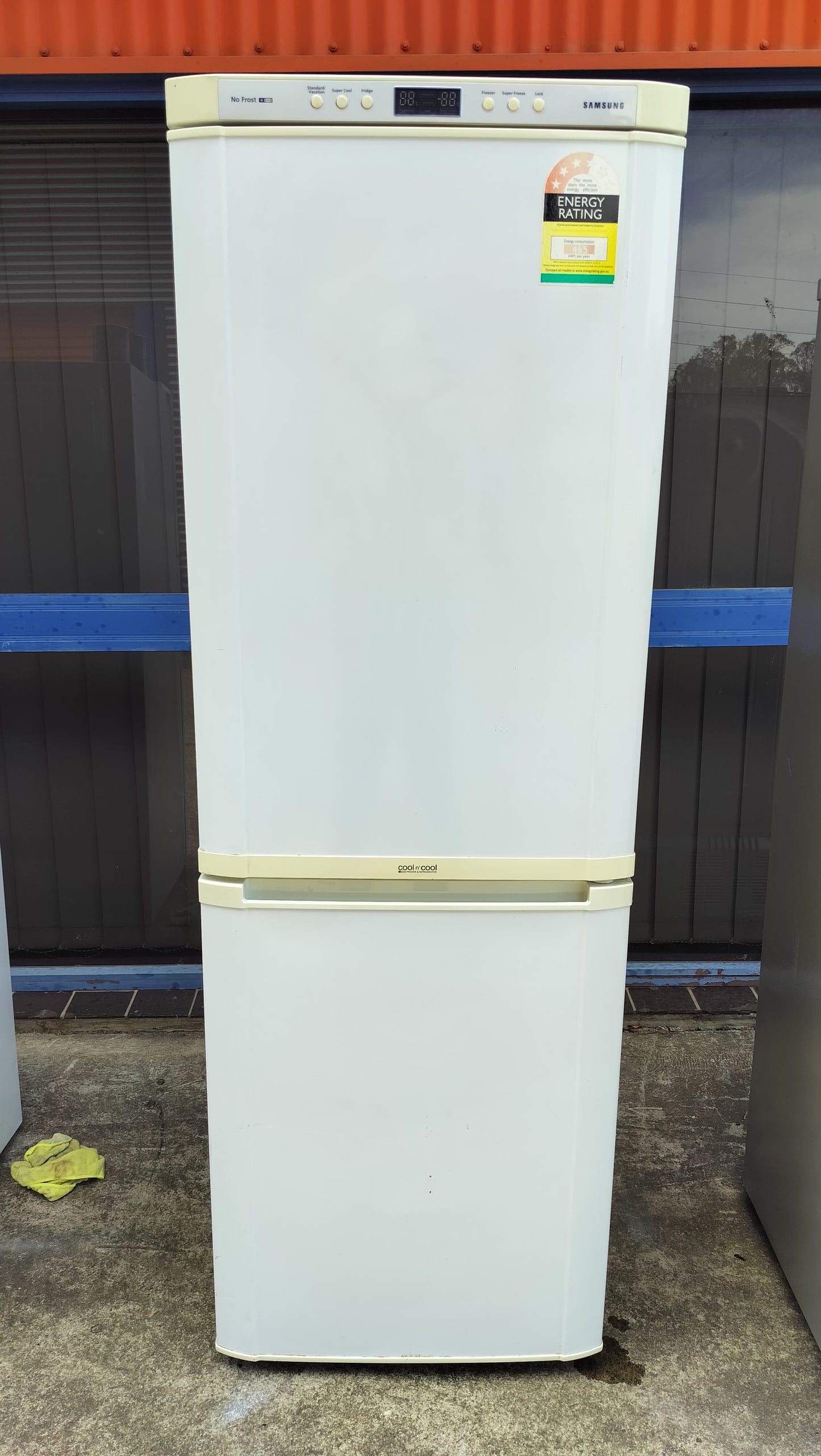 **SAMSUNG 316 LITRES FRIDGE FREEZER**