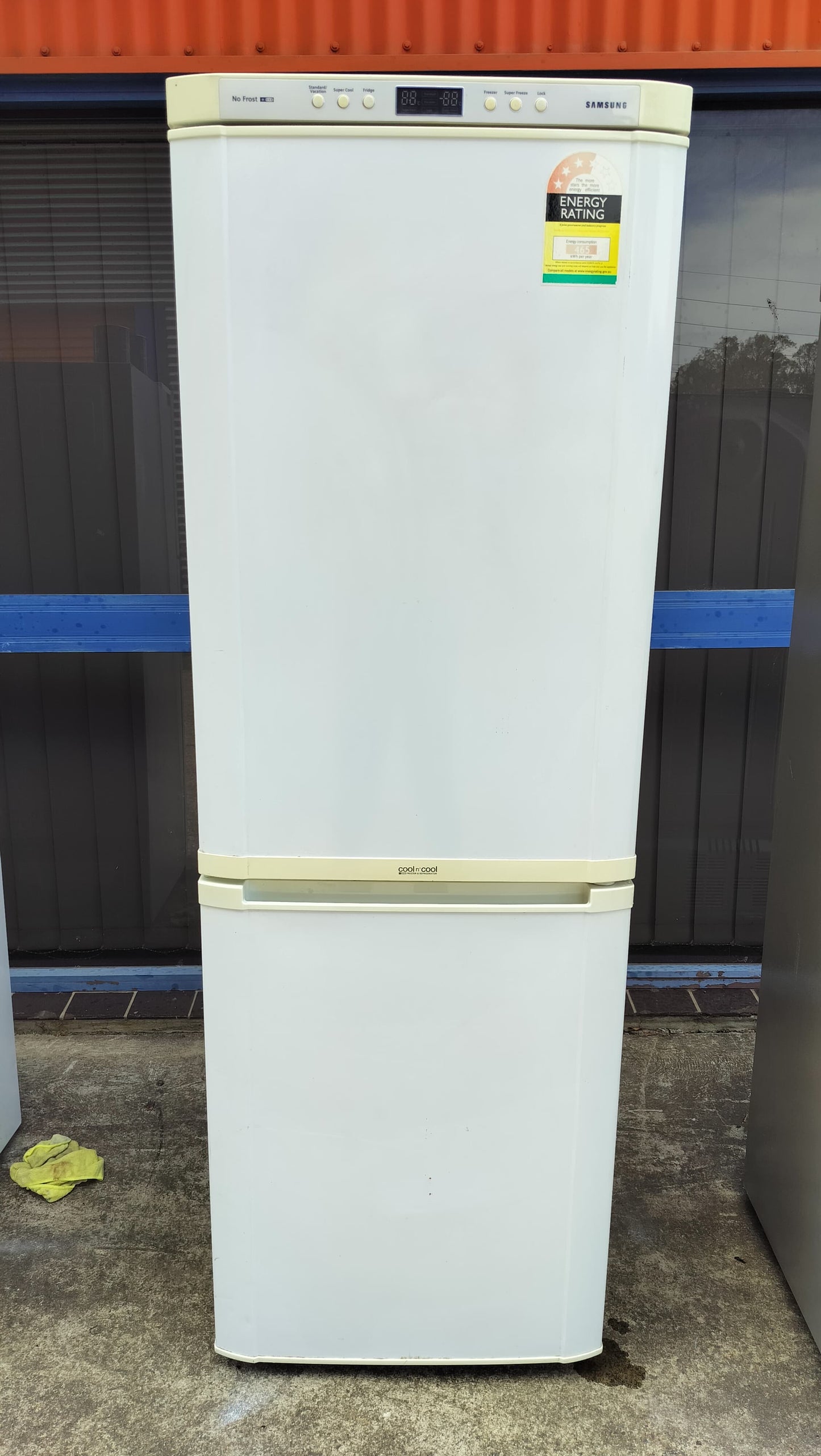 **SAMSUNG 316 LITRES FRIDGE FREEZER**