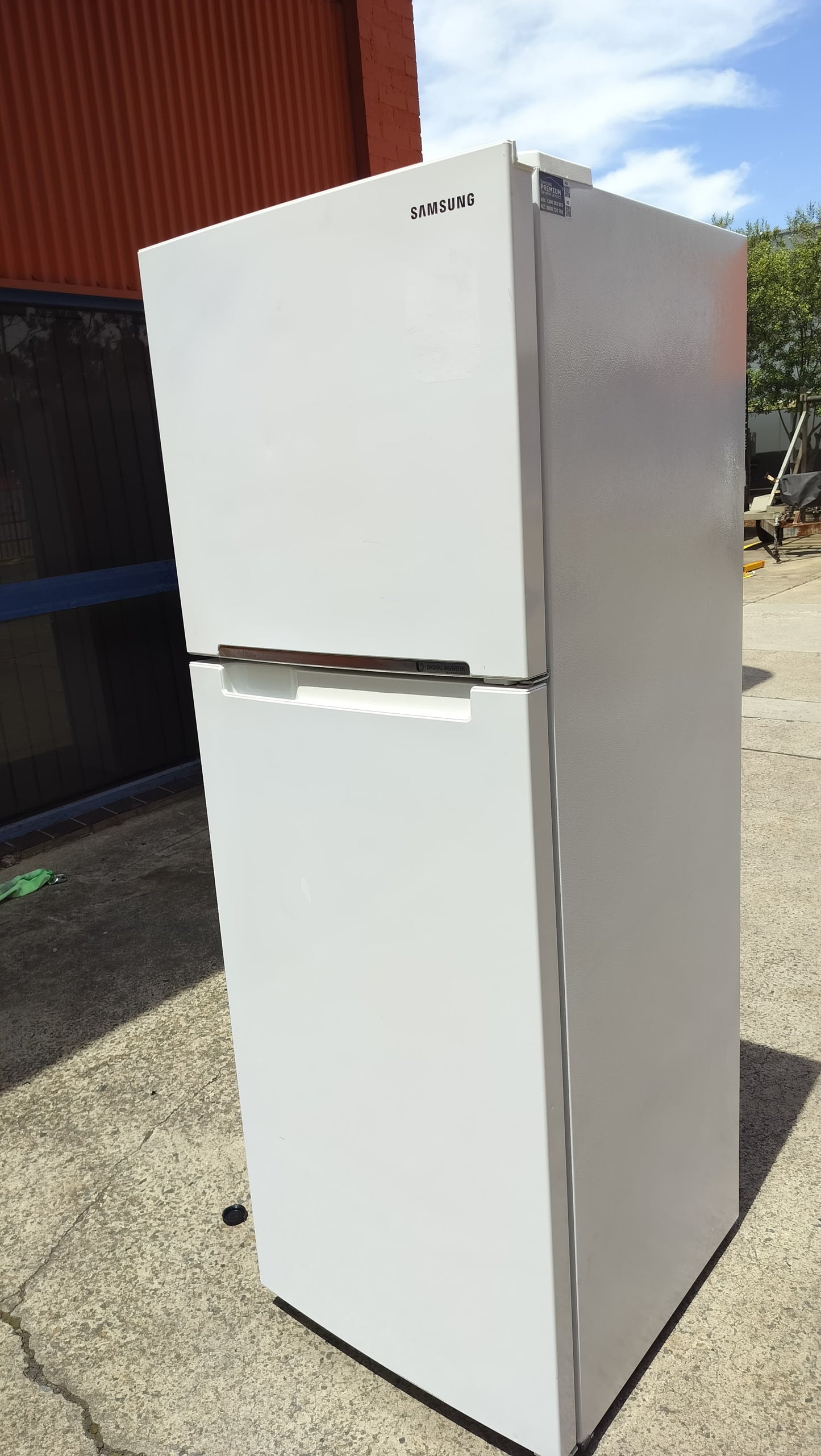 **SAMSUNG 343 LITRES FRIDGE FREEZER**