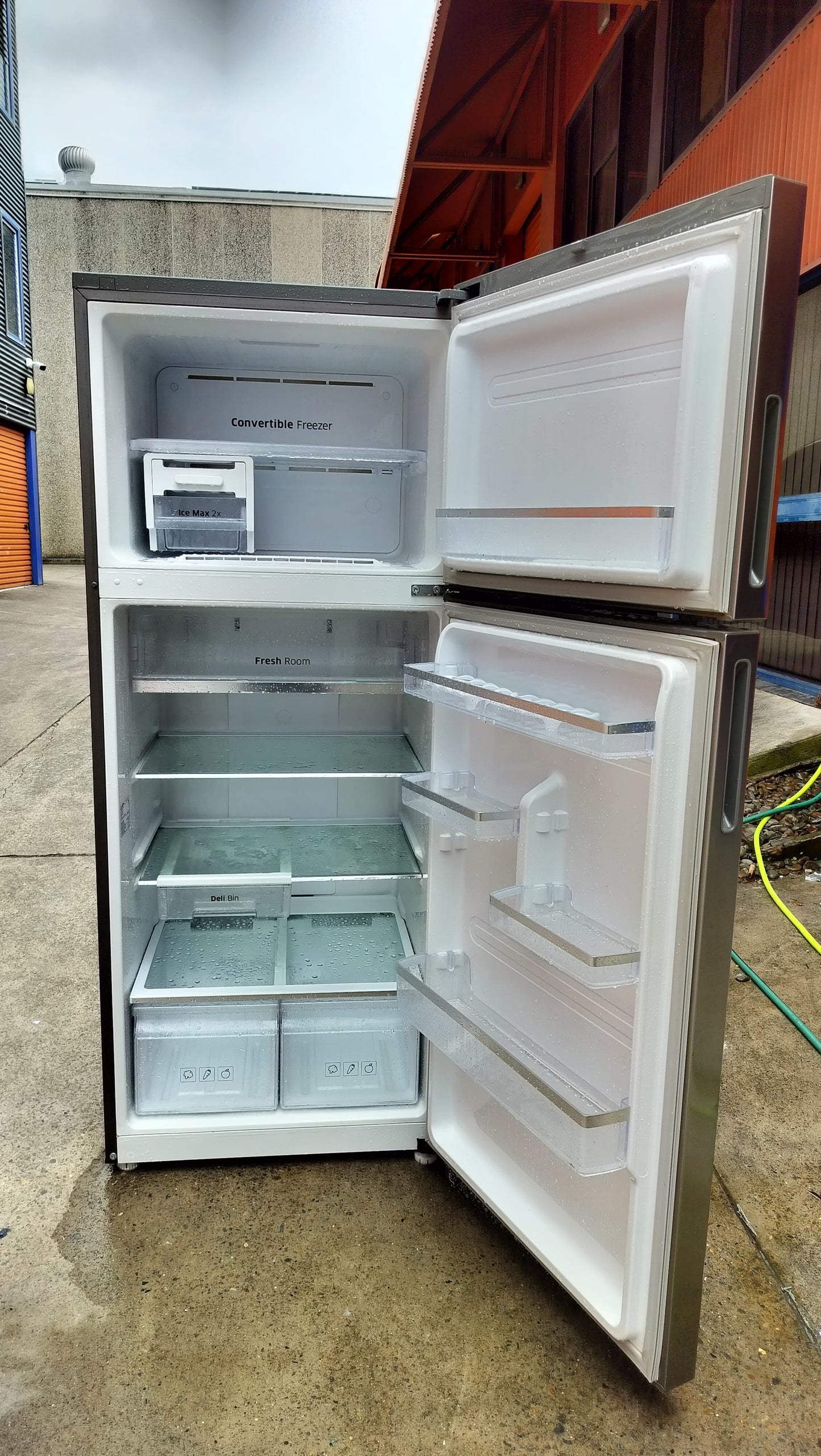 **SAMSUNG 466 FRIDGE FREEZER**