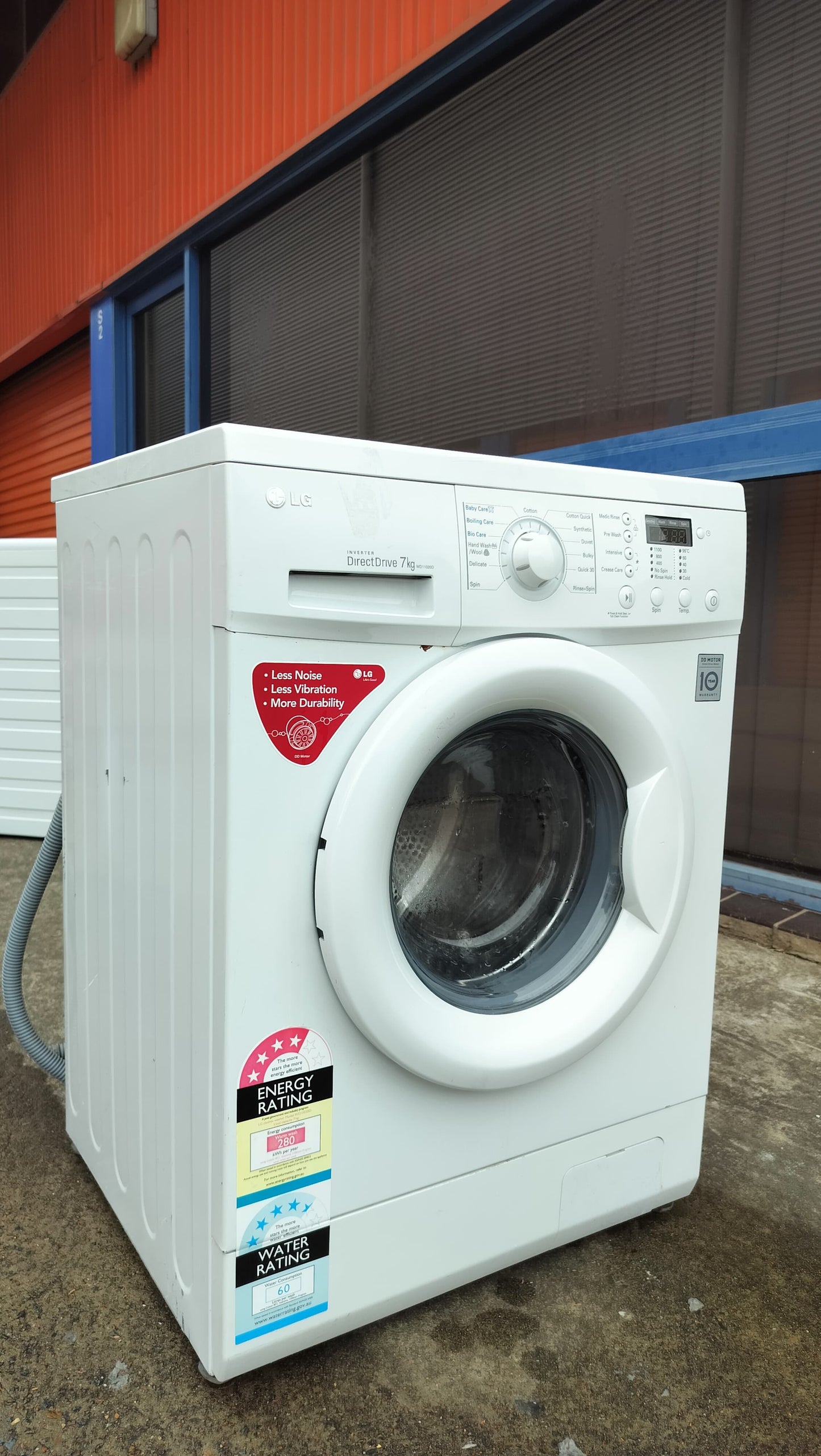 **LG 7 KGS FRONT LOADER WASHING MACHINE**