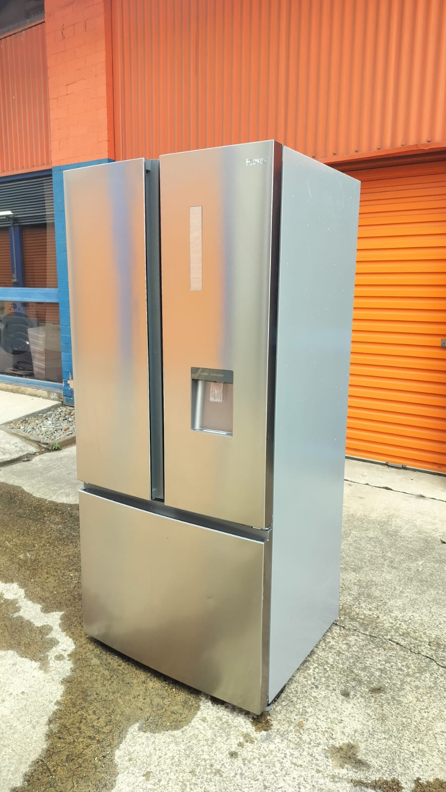 **HAIER 514 LITRES FRIDGE FREEZER & WATER DISPENSER **