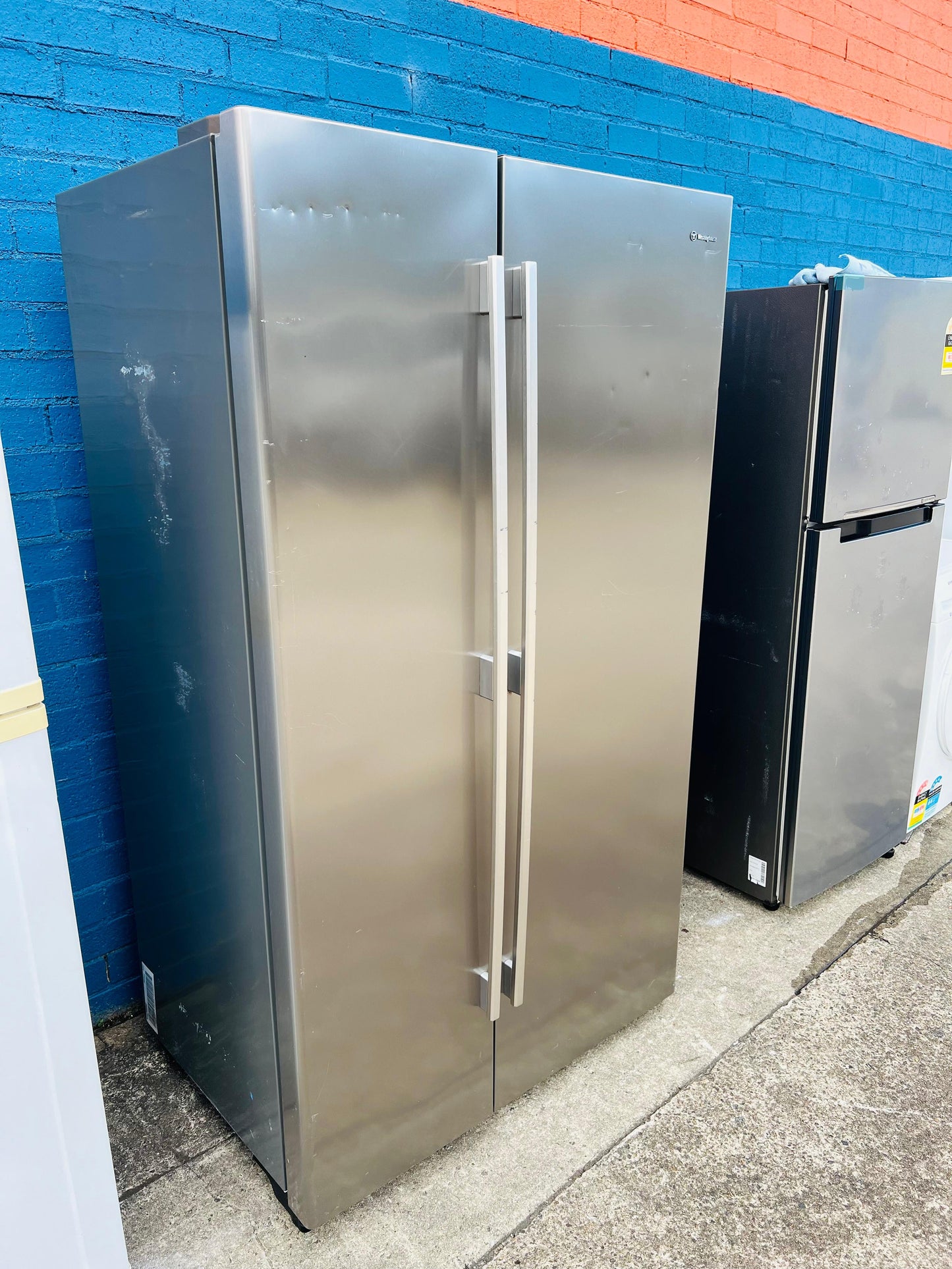 **WESTINGHOUSE SIDE BY SIDE 700 LITRES FRIDGE FREEZER**