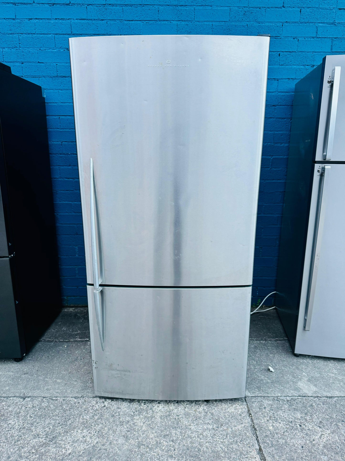 **FISHER & PAYKEL 518 LITRES FRIDGE FREEZER**