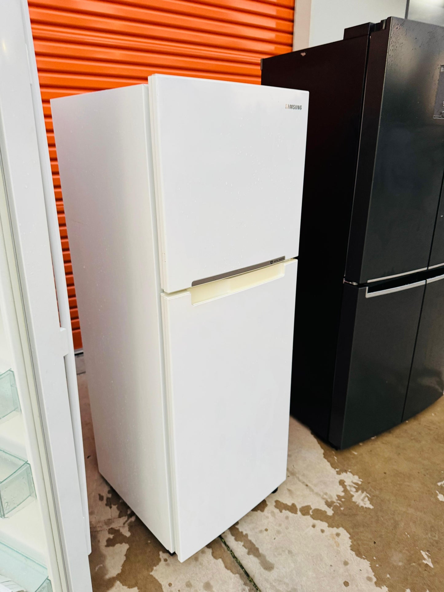 **SAMSUNG 255 LITRES FRIDGE FREEZER**