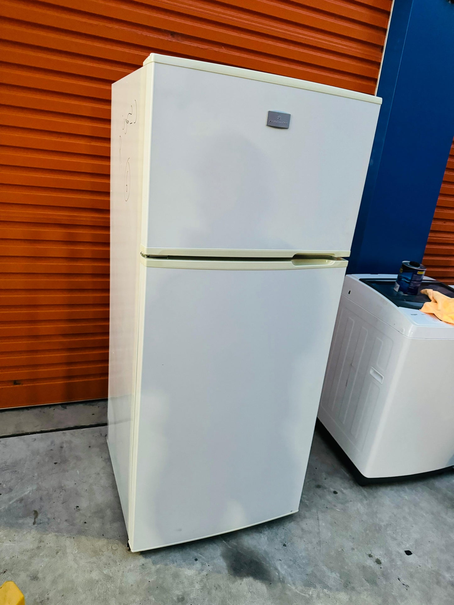 **KELVINATOR 420 LITRES FRIDGE FREEZER**