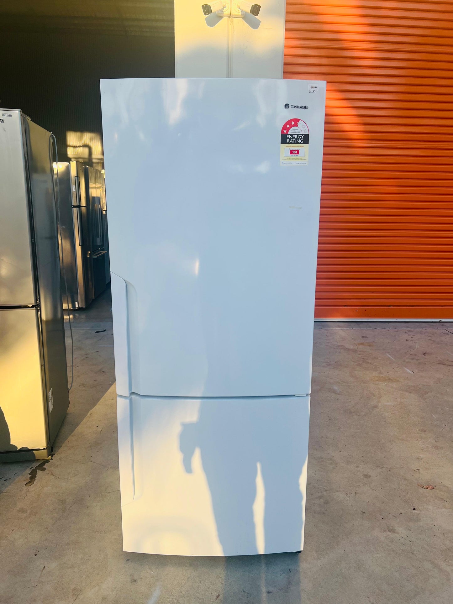 **WESTINGHOUSE 454 LITRES FRIDGE FREEZER**