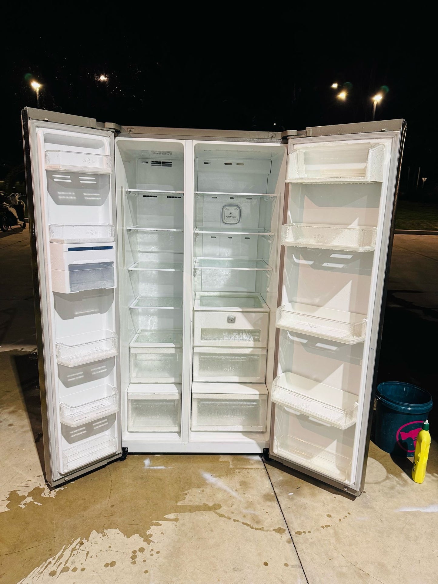 **LG 679 LITRES SIDE BY SIDE DOOR FRIDGE FREEZER**