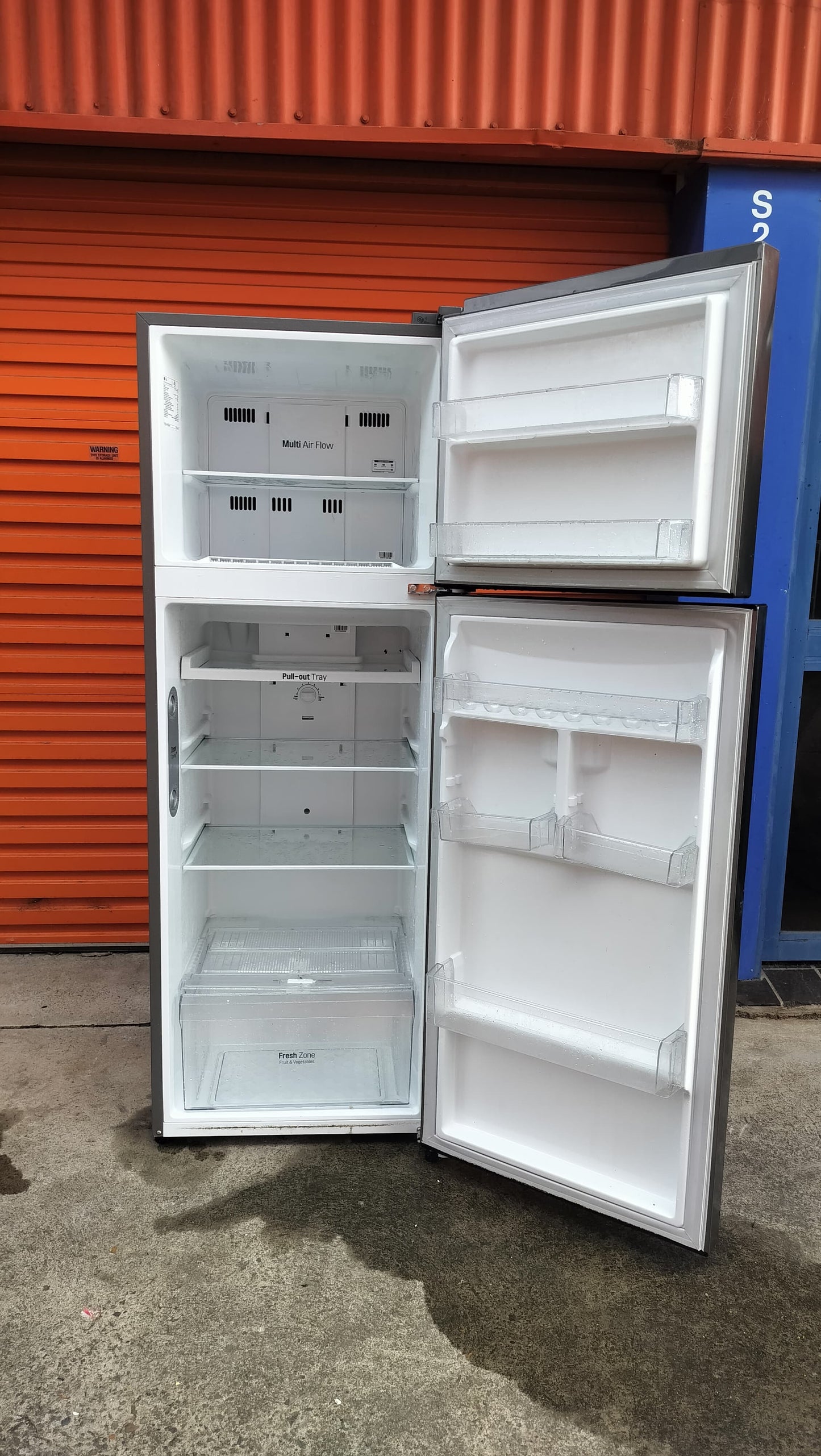 **LG 332 LITRES FRIDGE FREEZER**