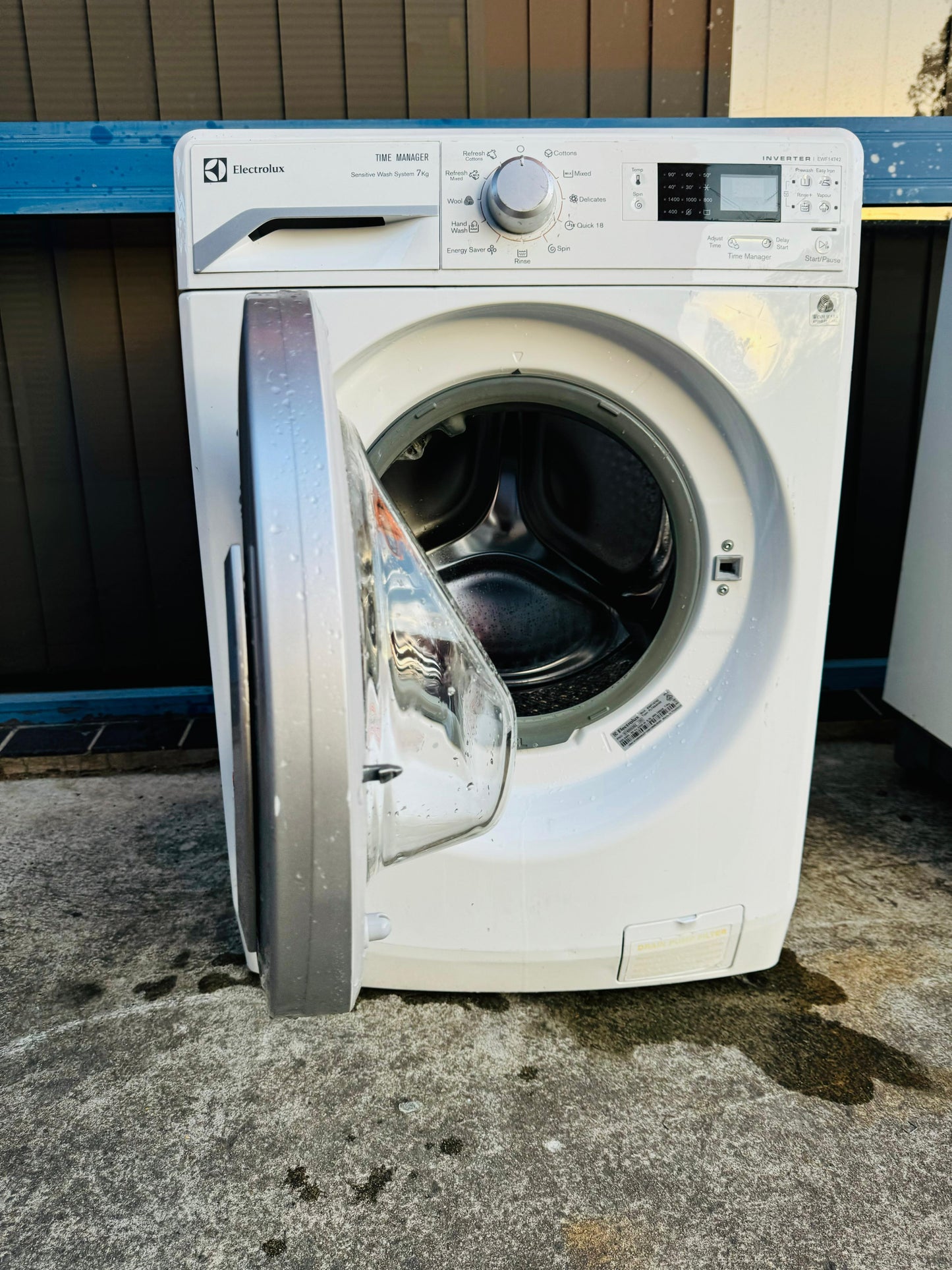 **ELECTROLUX 7KGS FRONT LOADER WASHING MACHINE**