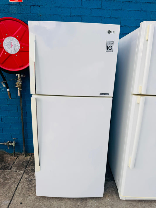**LG 442 LITRES FRIDGE FREEZER**