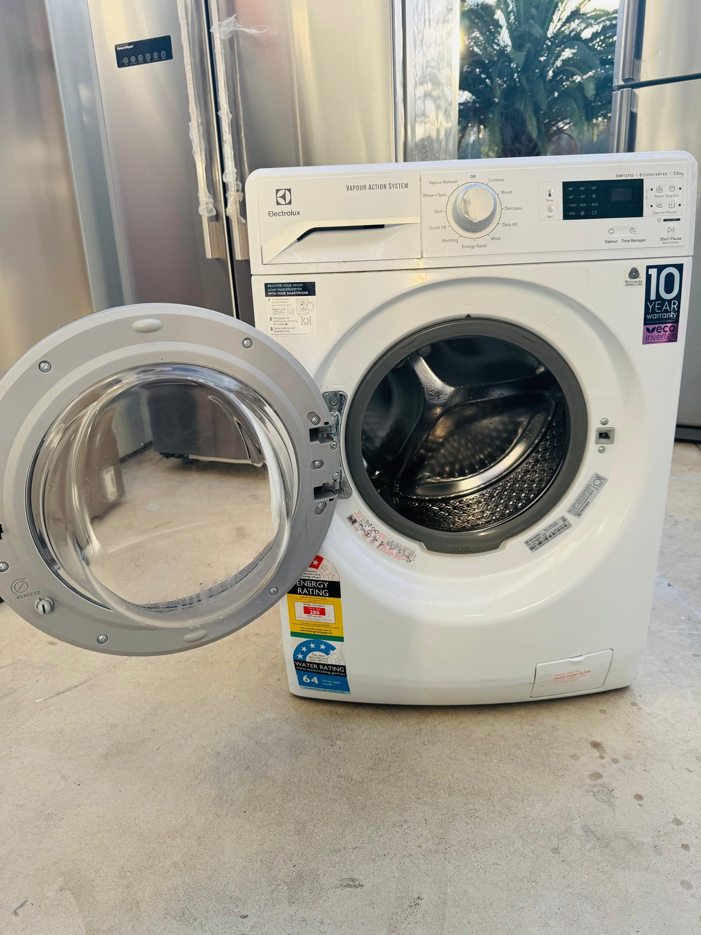 **ELECTROLUX 7.5 KGS FRONT LOADER WASHING MACHINE **