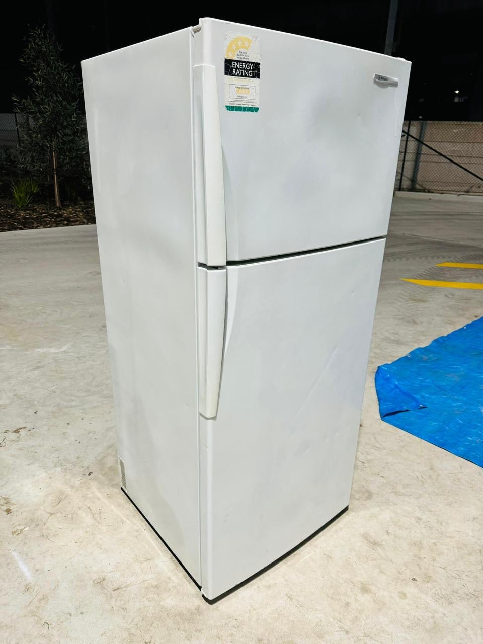 **WESTINGHOUSE 420 LITRES FRIDGE FREEZER**